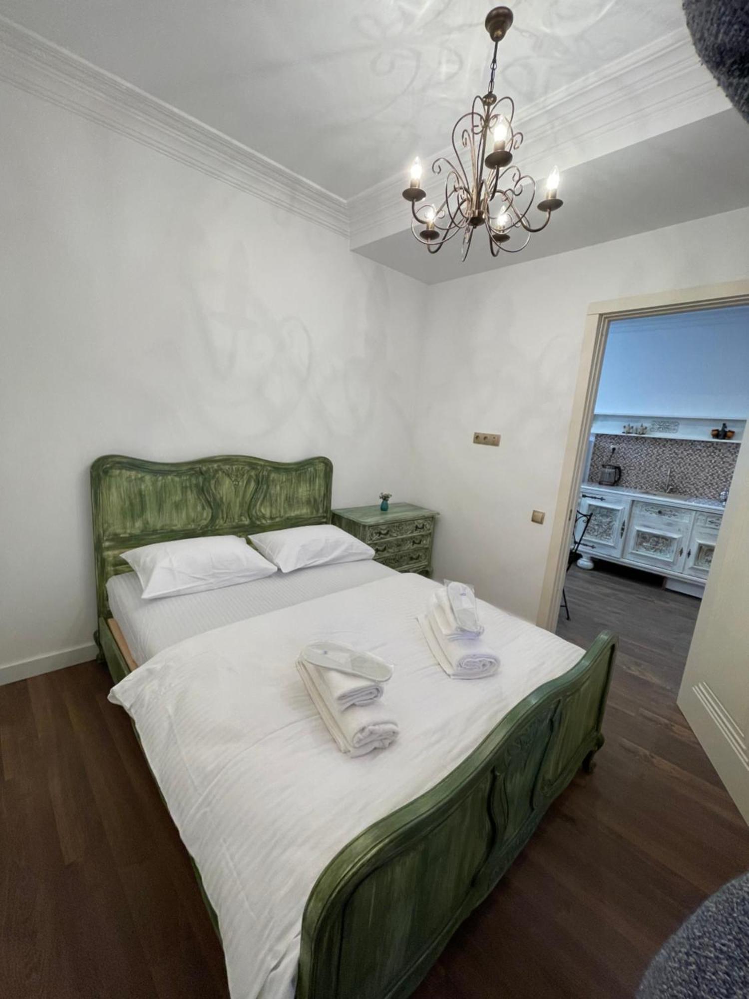 Picasso Apartment Kutaisi Bagian luar foto