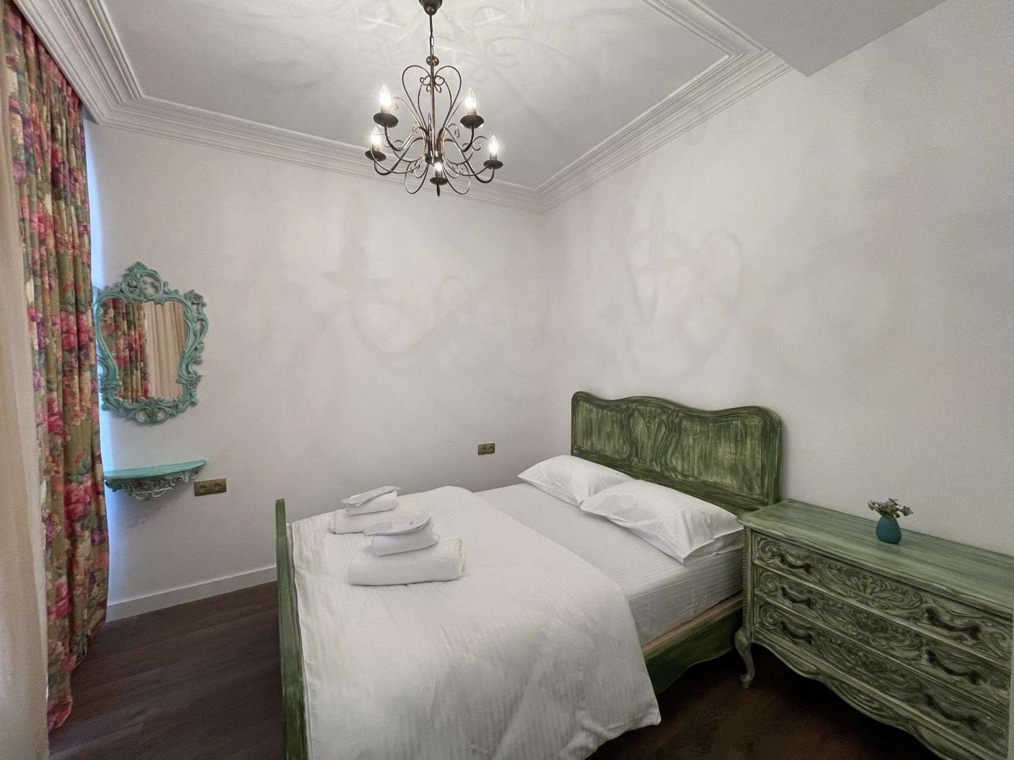 Picasso Apartment Kutaisi Bagian luar foto