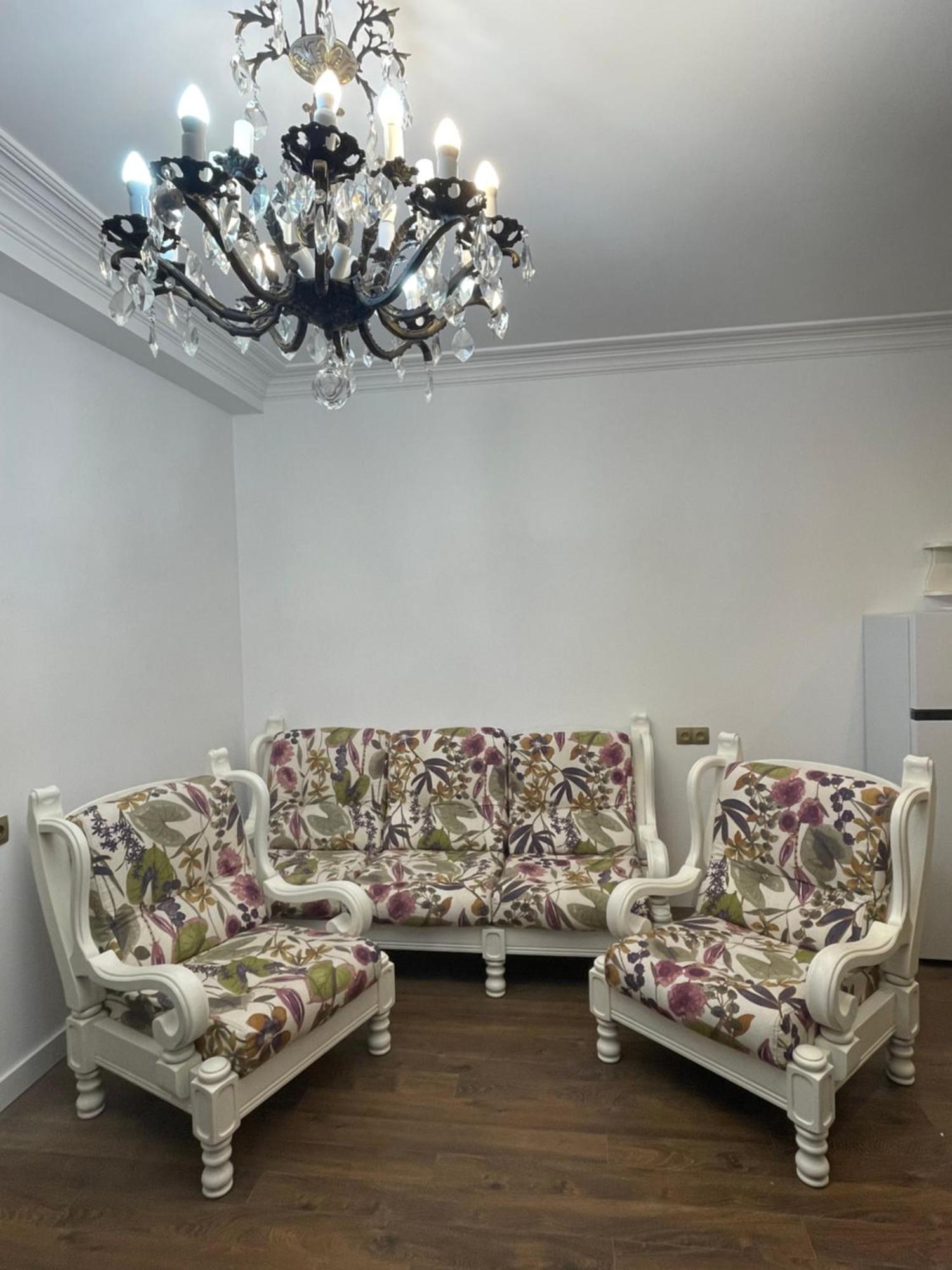 Picasso Apartment Kutaisi Bagian luar foto