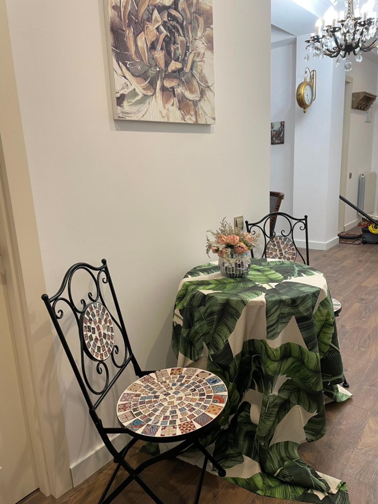 Picasso Apartment Kutaisi Bagian luar foto