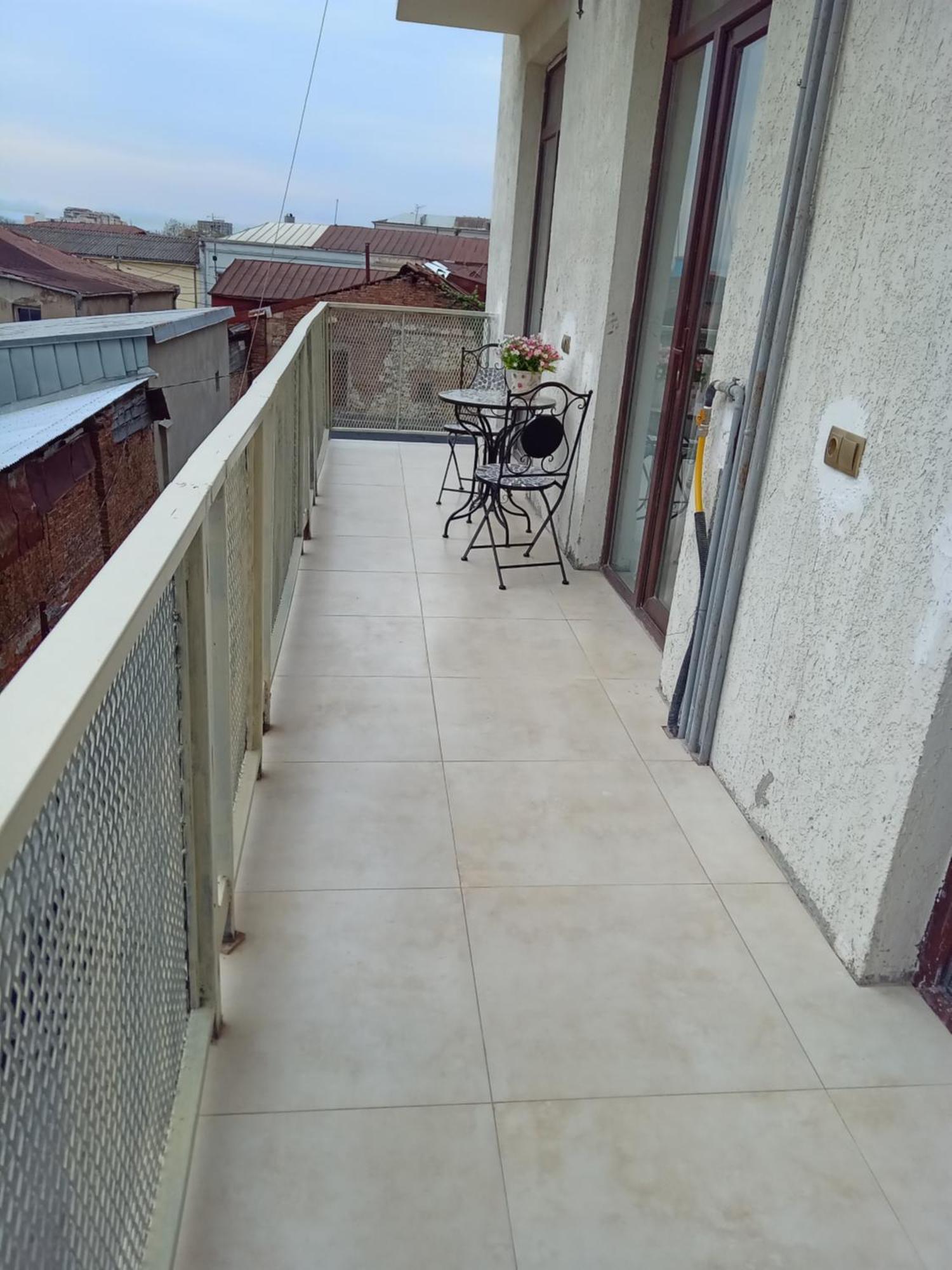 Picasso Apartment Kutaisi Bagian luar foto