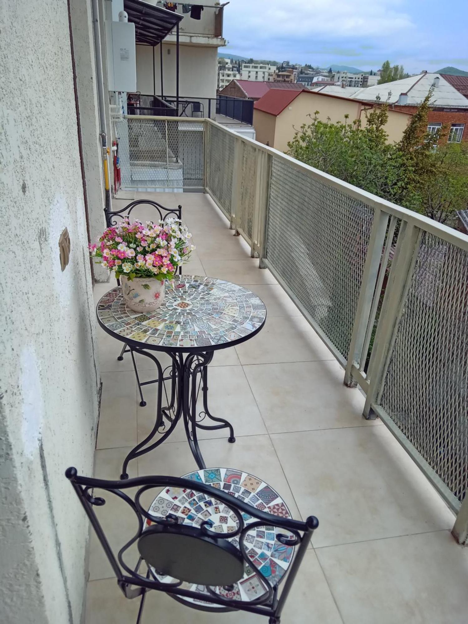 Picasso Apartment Kutaisi Bagian luar foto